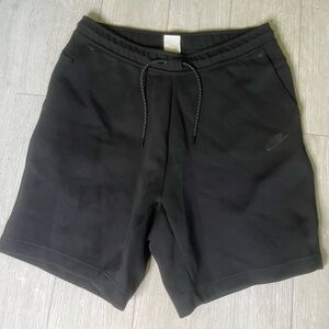 Nike Sportswear Tech Fleece Shorts size Large Black